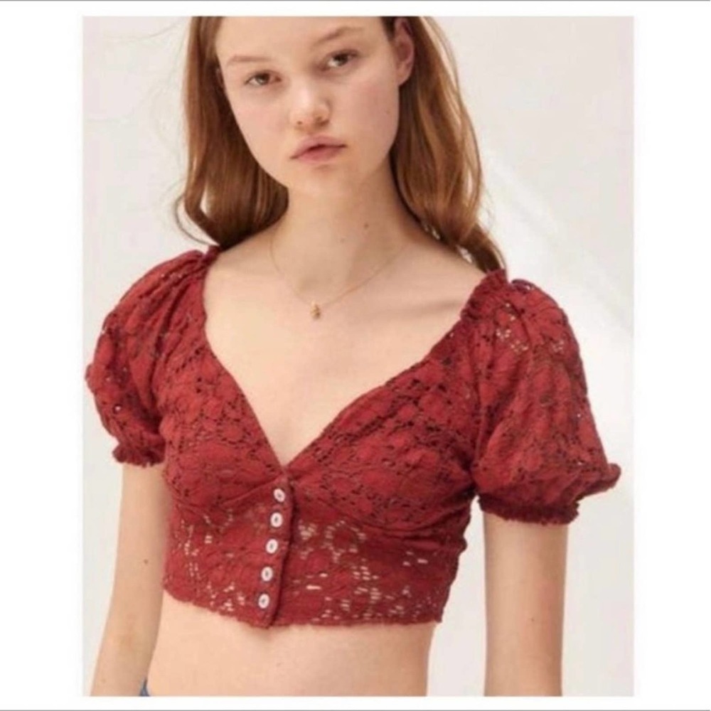 Urban Outfitters Lace eyelet Crop Top in Burgundy
Size: Small